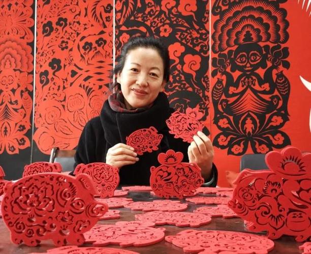 看展览|新生代的艺术觉醒——吴霜笔下的诗意世界与时代风貌