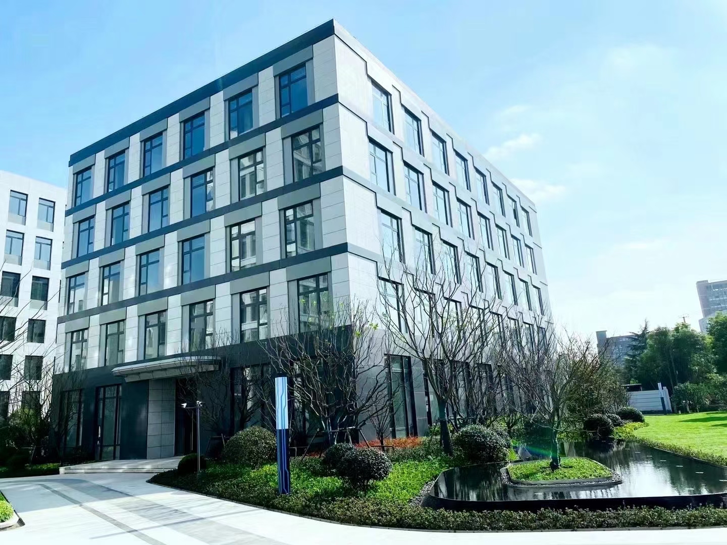 上海:人工智能行业火热,为招聘市场注入“暖意”