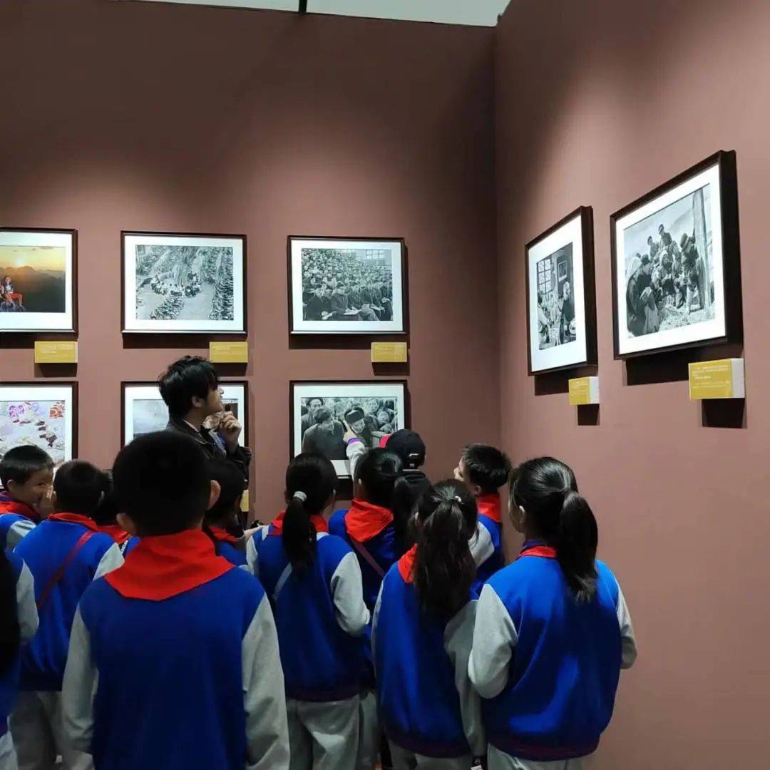 “国社之镜·世纪光影”新华社新闻摄影展中的北京市政总院故事