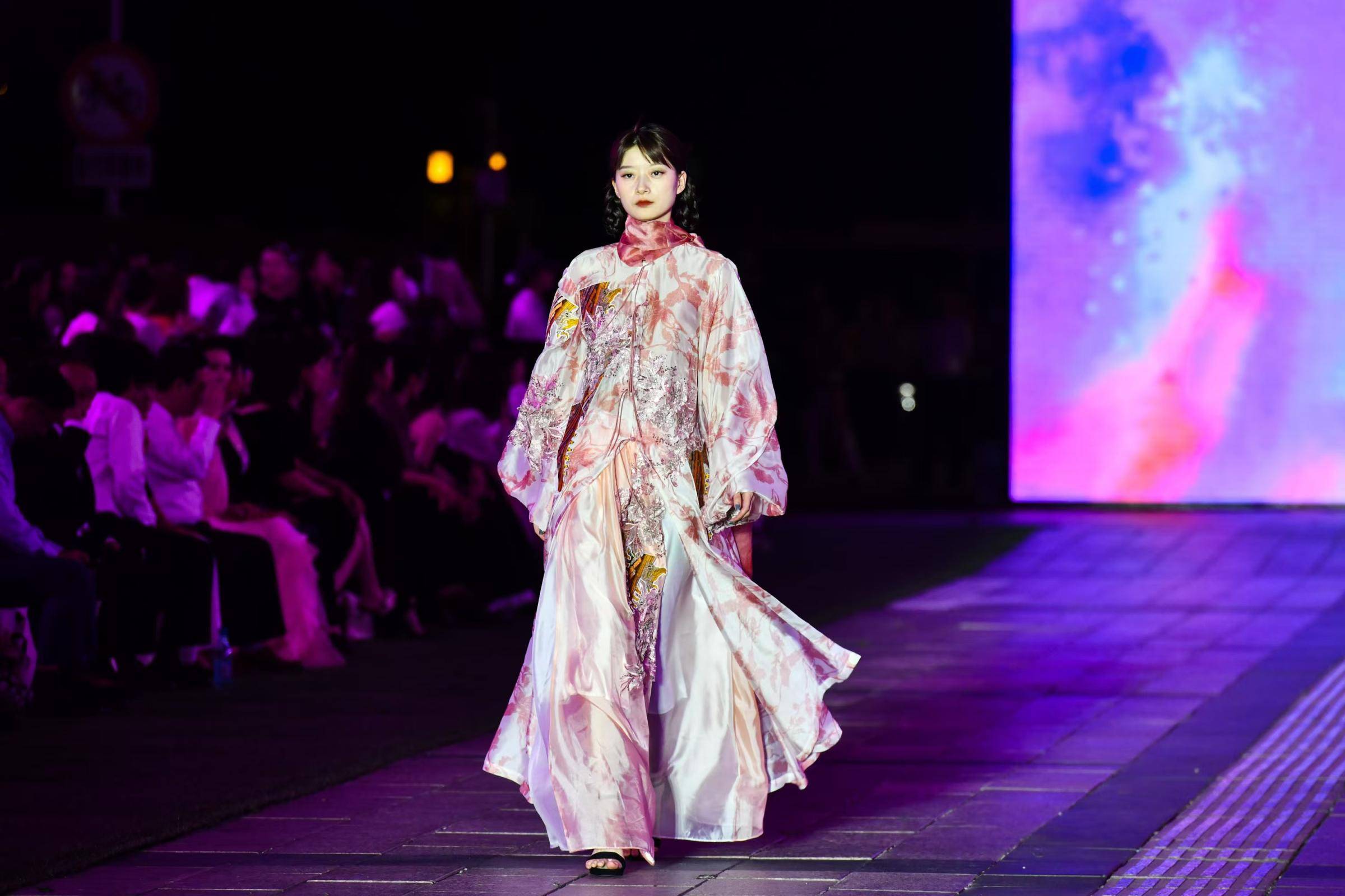 2025秋冬北京时装周开幕