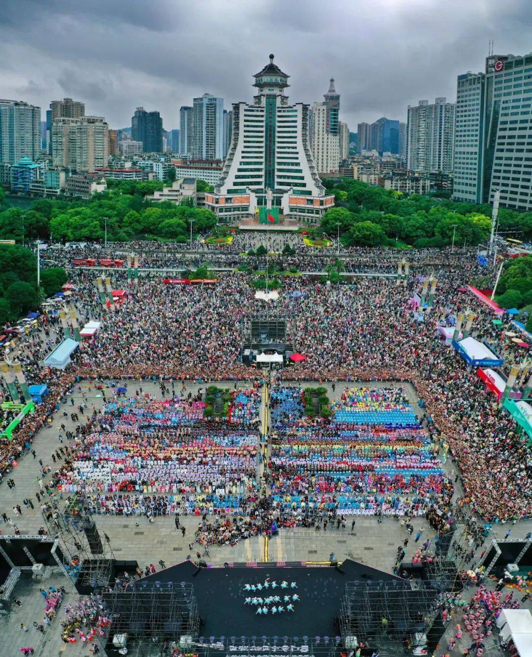 南博会上刮起“最炫民族风”