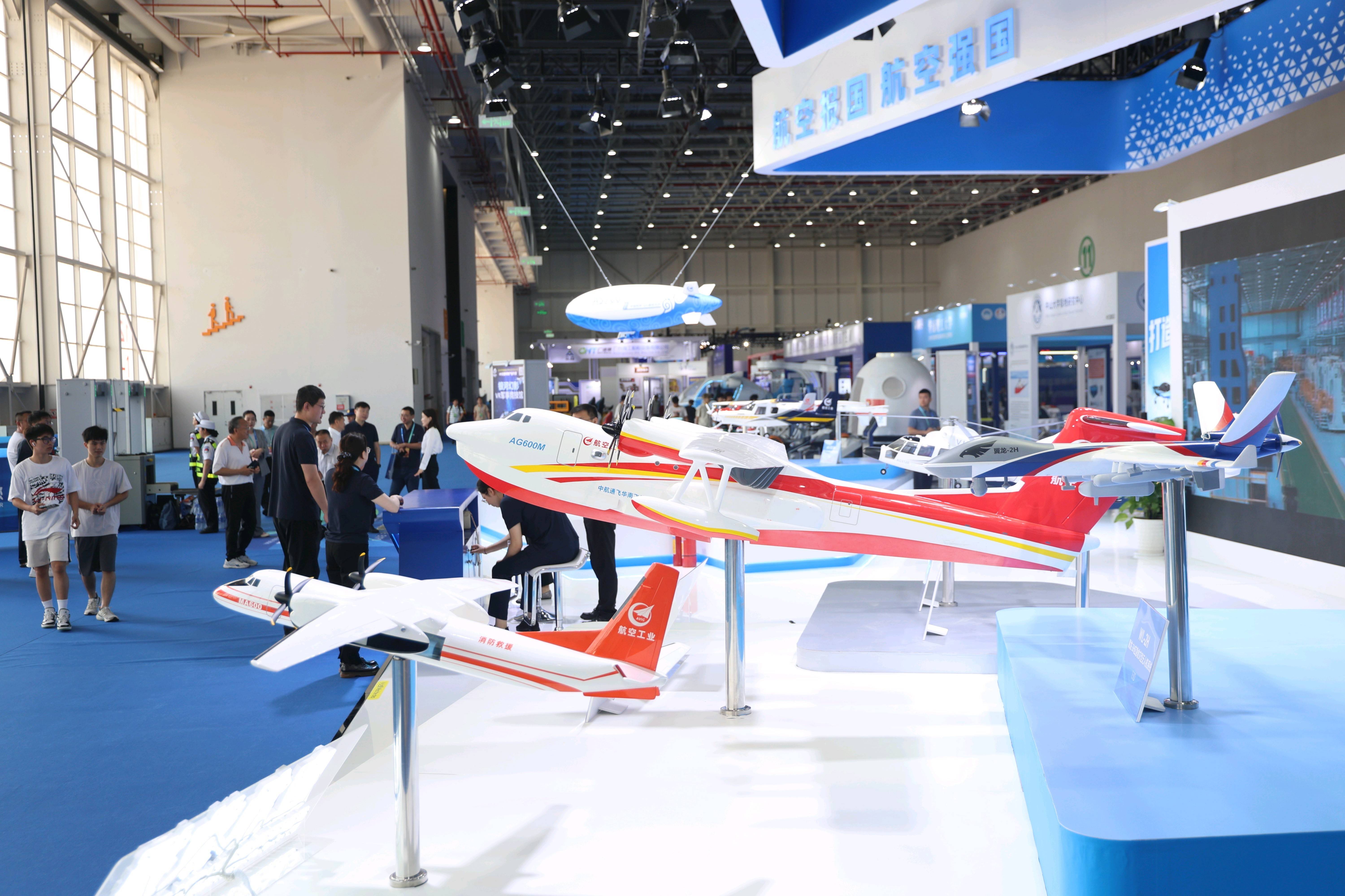 2025全球智能机械与电子产品博览会推介活动在珠海举行