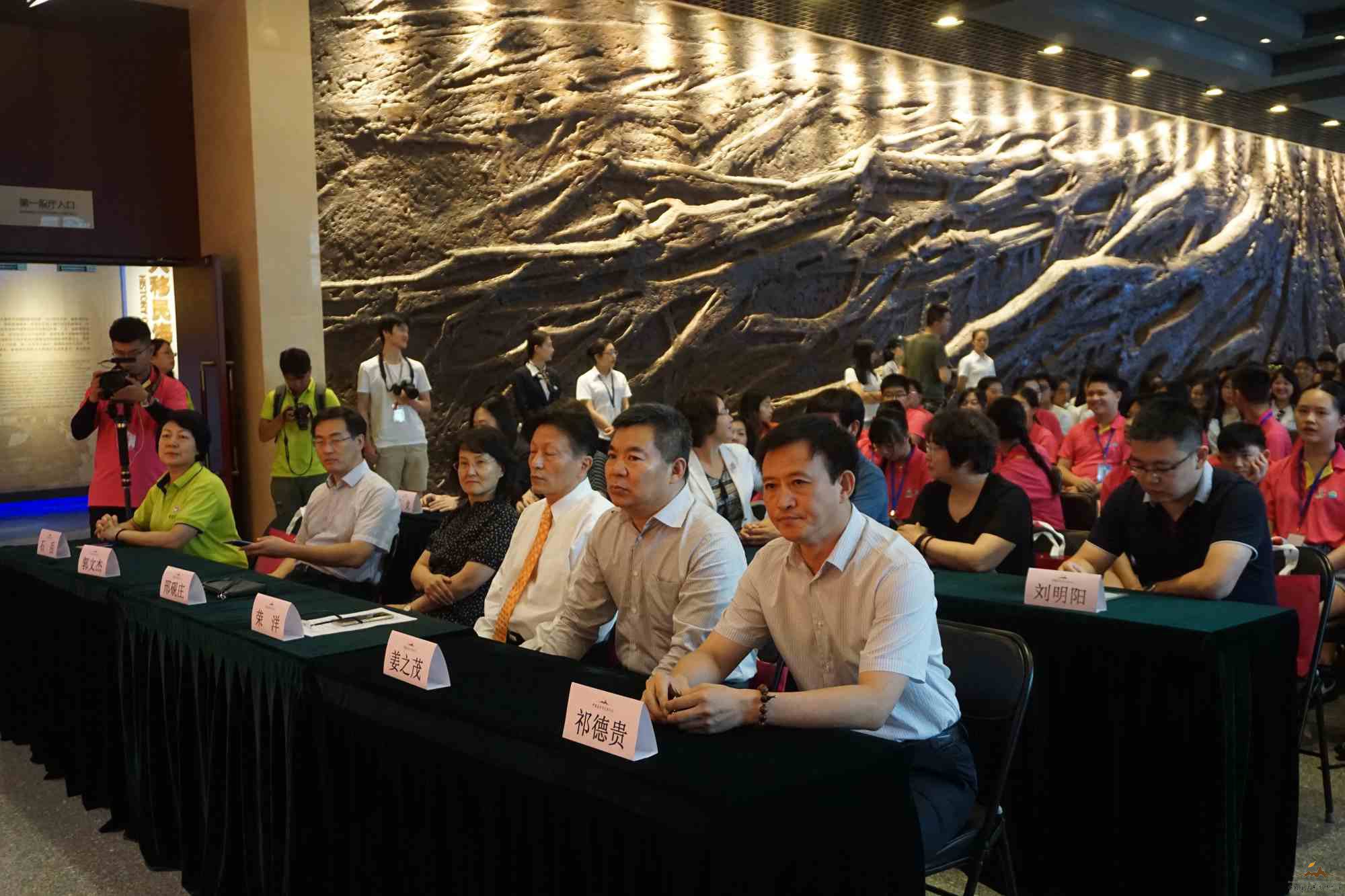 48小时爱上中国|“汉语桥”夏令营青少年爱唱《中国话》，开启邯郸营地欢乐行