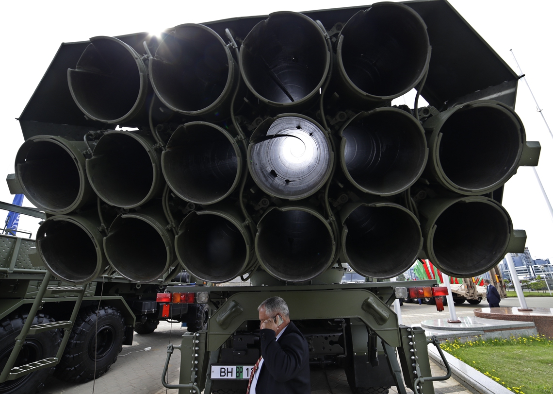 白俄罗斯复古汽车展开幕