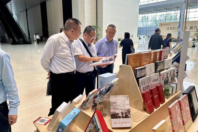 “国社之镜·世纪光影之人民必胜”艺术展上海